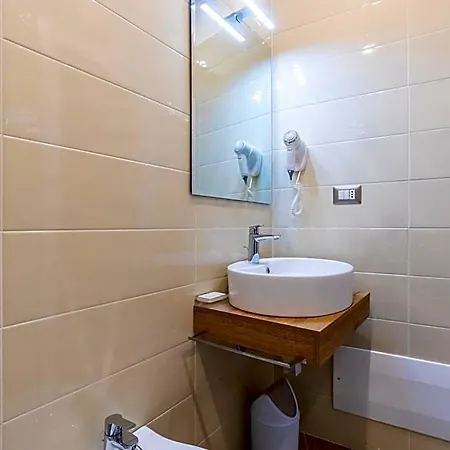 Alojamento de Acomodação e Pequeno-almoço Holidays 4*