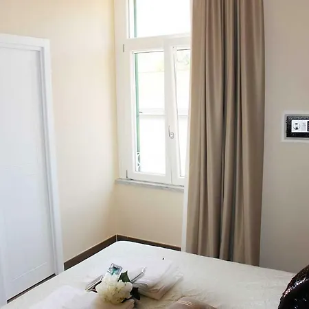 Holidays 4* 那不勒斯